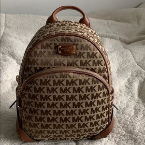 NWT Michael Kors ABBEY Backpack MD.